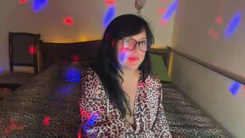 OxiXLove online show from July 14, 8:57 pm