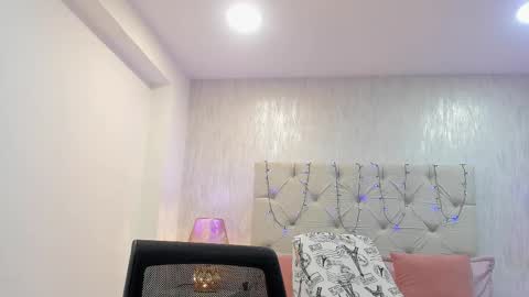 TELL ME PAMELLA AND GIVE ME A GOOD GRADE ITS IMPORTANT online show from September 11, 4:29 pm