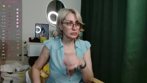 pamellamurphy online show from March 28, 1:05 am