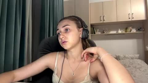 Lia online show from July 9, 8:44 pm