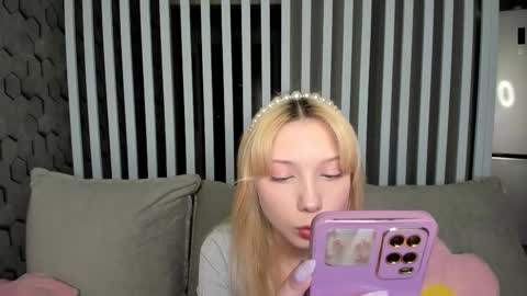 Melena online show from December 14, 8:31 am