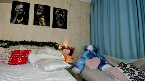 Paris online show from December 24, 5:05 am