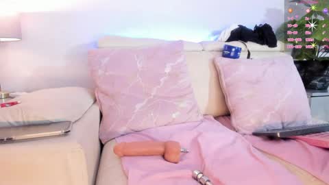 PaulinaSaennz online show from April 14, 1:11 pm