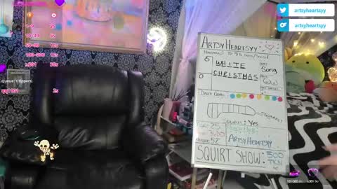 ArtsyHeartsyy online show from December 5, 2:09 am