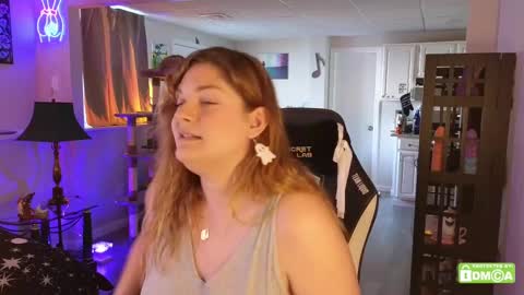   online show from October 4, 6:56 pm