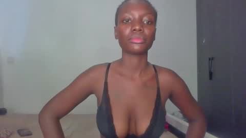 peach_ebonny online show from May 4, 9:57 am