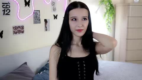 Daisy online show from March 7, 9:44 pm