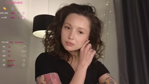 Lili online show from February 21, 9:00 pm