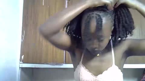 peachy_ebony online show from October 26, 3:46 am