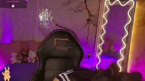 peachy_tay online show from March 12, 1:25 pm