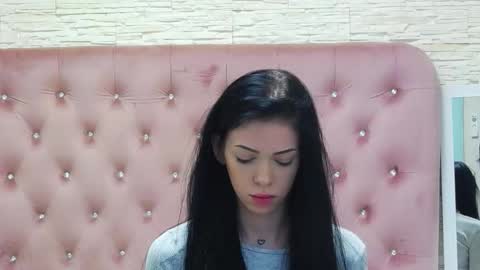 Ella online show from February 16, 1:33 pm