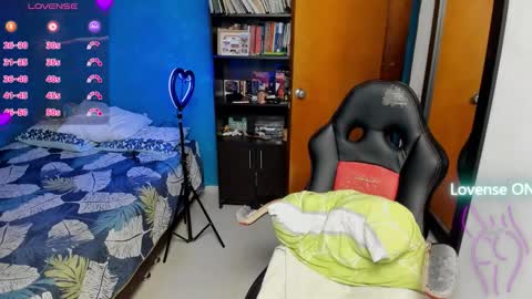 Tangerine Penaut online show from October 8, 1:10 am