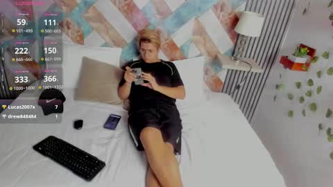 penelope_petit online show from November 7, 7:58 am