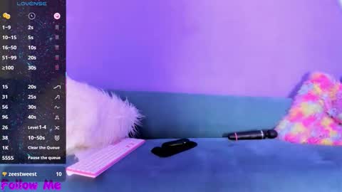 Perla online show from October 3, 6:46 pm