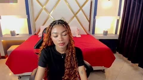 Perla online show from November 1, 5:28 pm