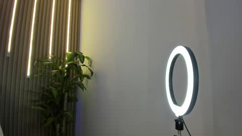 Perla online show from February 3, 1:59 am