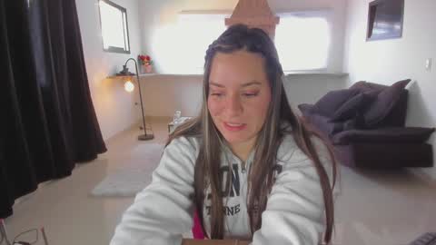 Marie online show from February 4, 1:48 pm