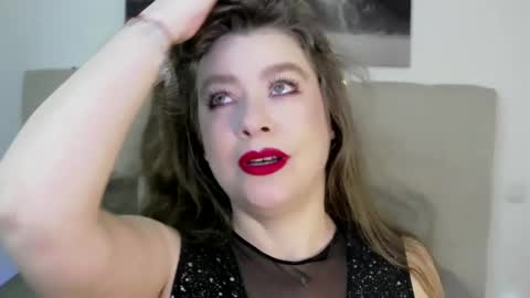 Peters Emily online show from December 22, 4:06 pm