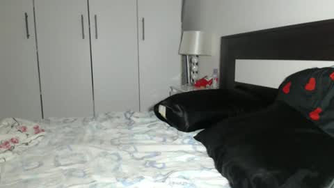 petite_danielle online show from September 15, 10:06 pm