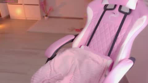 petite_marie_ online show from June 25, 5:12 am