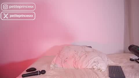 Petiteprinces online show from October 11, 9:58 am