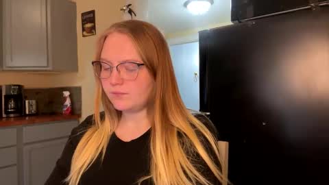 PhatAssBlond online show from February 5, 5:32 pm