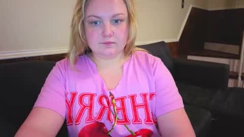 PhatAssBlond online show from February 19, 8:40 pm