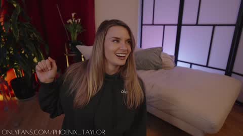 PHOENIX TAYLOR online show from January 31, 2:15 am