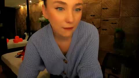 Emelie online show from October 30, 6:31 pm