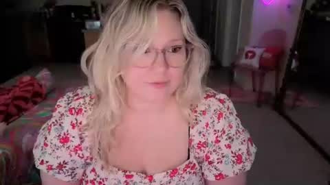 Piggy Rose online show from July 24, 11:34 pm