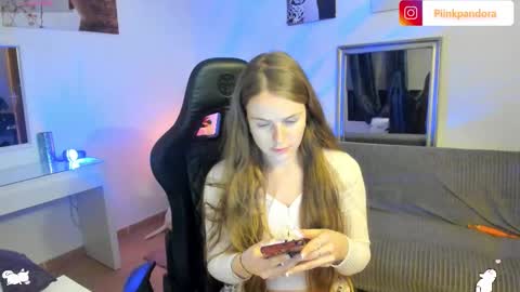 PiinkPandora online show from January 31, 9:24 pm