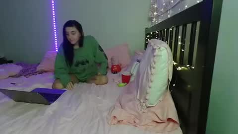 pink_tv online show from October 29, 1:54 am