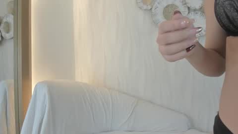 pinkmoon30 online show from February 5, 11:24 am