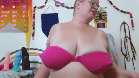 Em online show from November 30, 10:03 pm