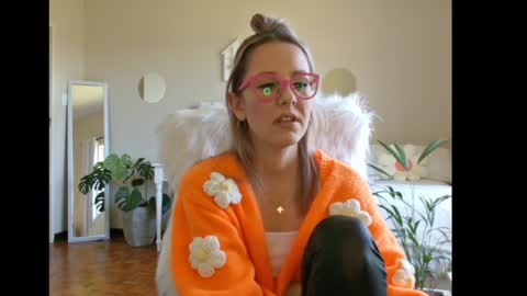 Lynn online show from February 3, 12:03 pm