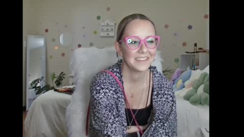 Lynn online show from January 24, 11:59 am