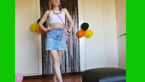 Lynn online show from February 17, 1:44 pm