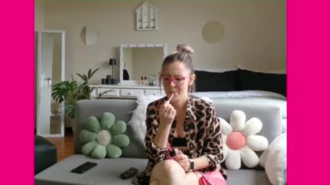 Lynn online show from February 26, 1:54 pm