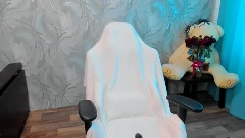 Kira online show from March 6, 5:14 am