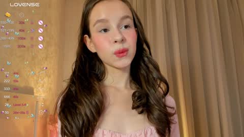 Sophie online show from December 3, 7:00 pm