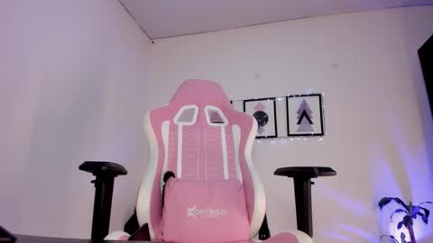 Jasmine online show from October 17, 2:04 am