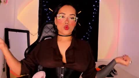 Willow                      Hours 12pm to 630pm Colombian time FRIDAY AND SUNDAY FREE DAYS online show from January 28, 5:35 pm