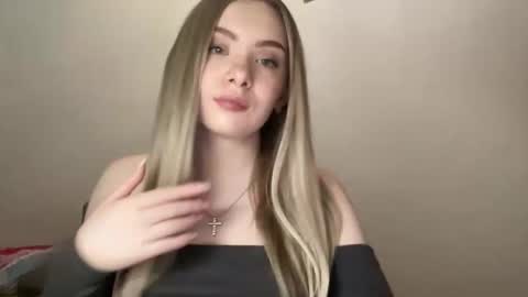 polishangel222 online show from March 10, 5:50 pm