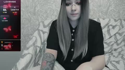 Polly online show from April 16, 9:39 pm