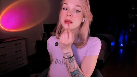 Megan.online  online show from April 8, 5:48 pm