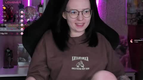 Robyn online show from March 13, 5:03 pm