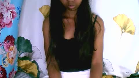 prettiethalia online show from December 3, 10:45 pm