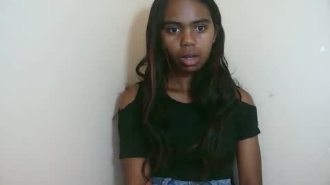 prettiethalia online show from October 16, 11:13 am