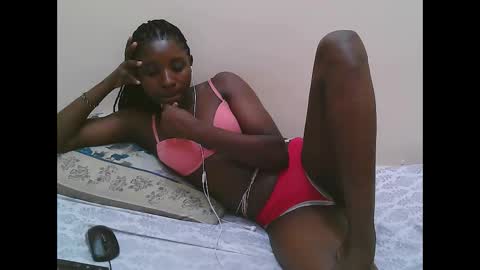 pretty online show from February 11, 7:04 pm