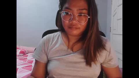 pretty_jewel05 online show from May 20, 5:10 pm